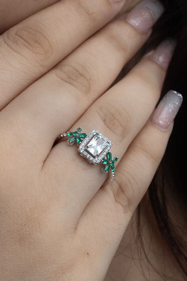 Basil Box Pearl Ring