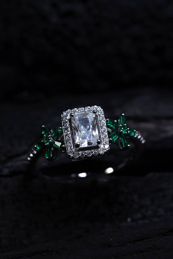 Basil Box Pearl Ring
