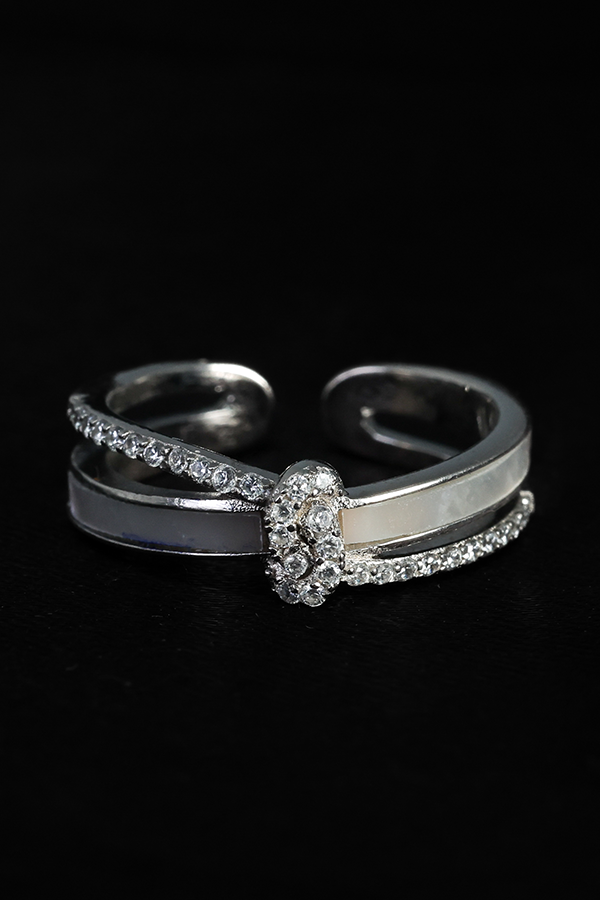Chic crown ring