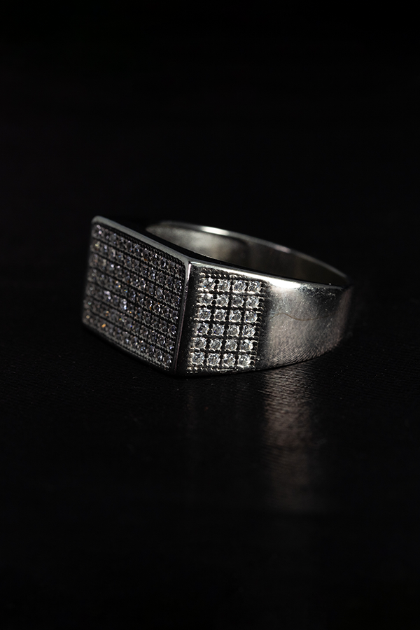 Flat square iced ring