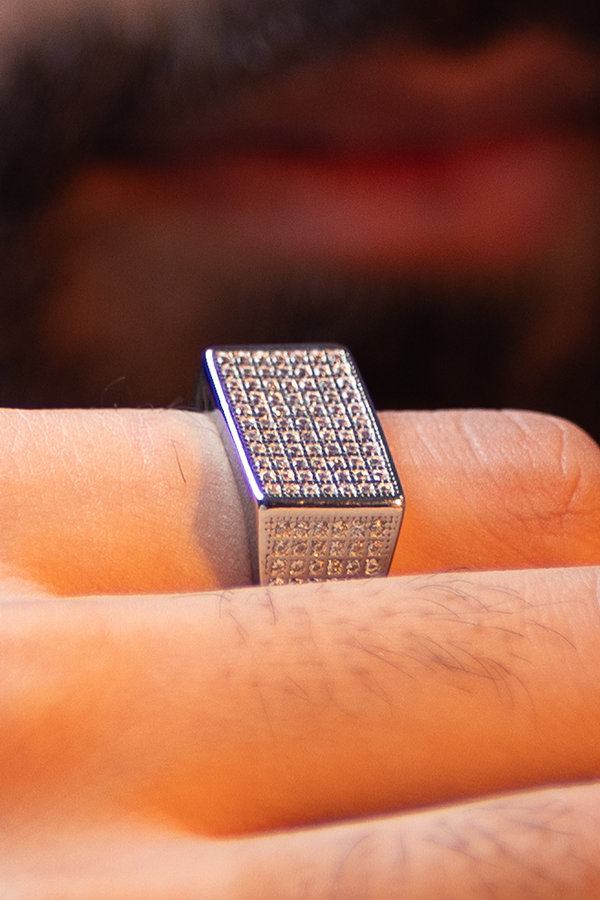 Flat square iced ring