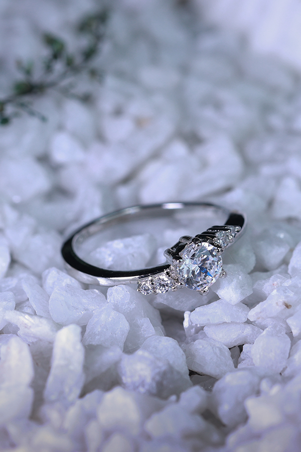 Night embrace ring