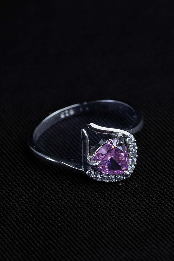 Blushed heart ring