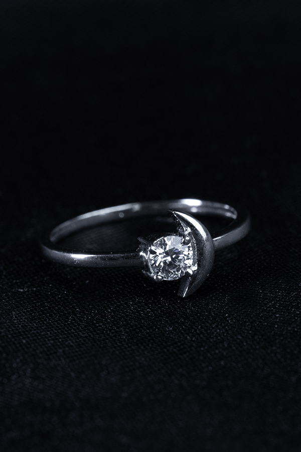 Crescent stella ring