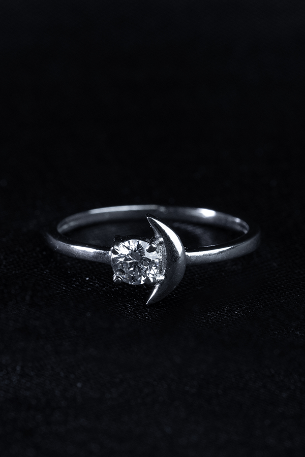 Crescent stella ring