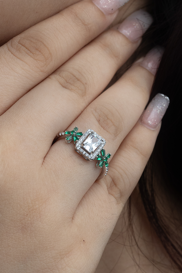 Basil Box Pearl Ring