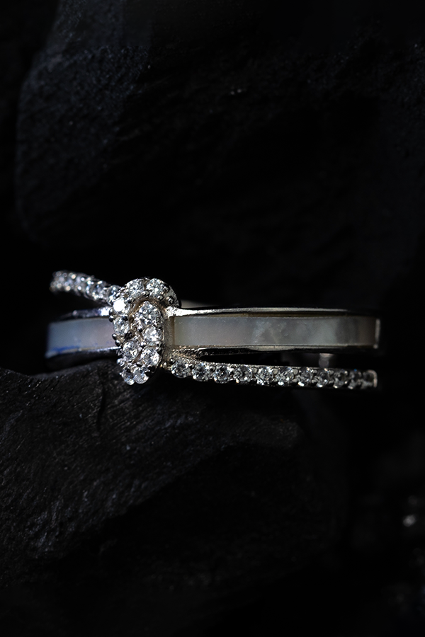 Chic crown ring