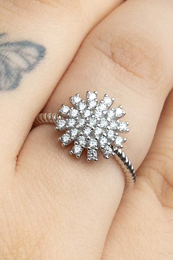 Floral daisy perl ring