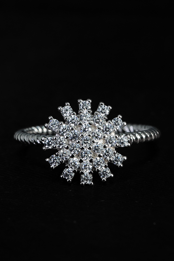 Floral daisy perl ring