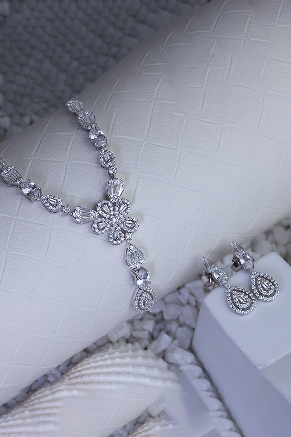 Icy Cocktail Floral Necklace