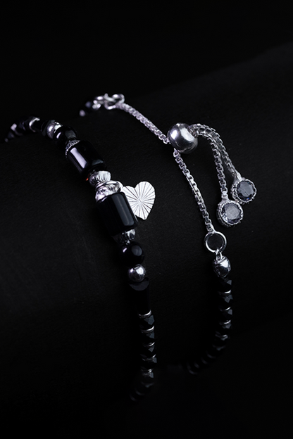 Black heart pearl bracelet