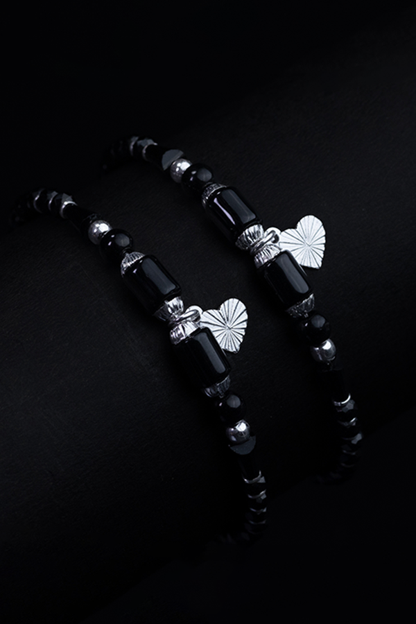 Black heart pearl bracelet