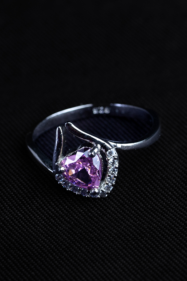 Blushed heart ring
