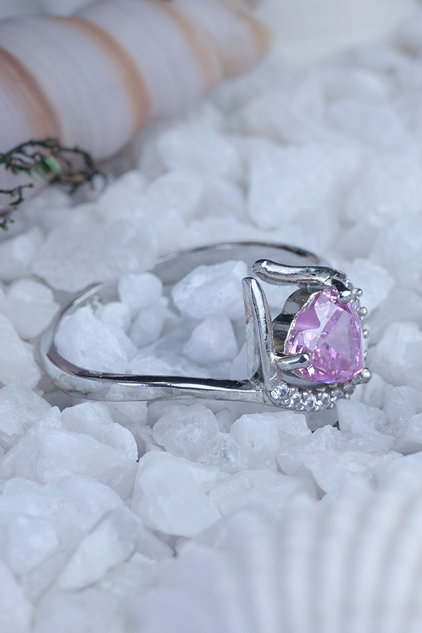 Blushed heart ring