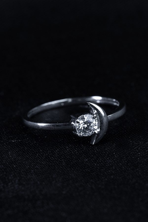 Crescent stella ring