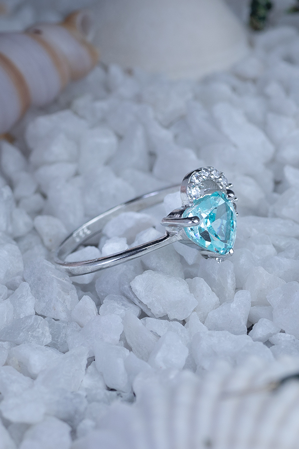 Agonised heart ring