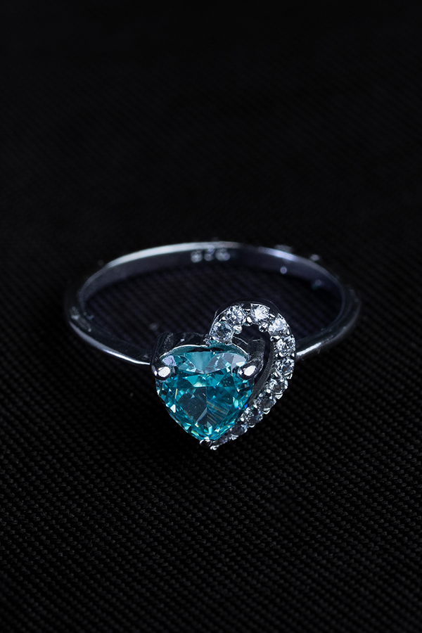 Agonised heart ring